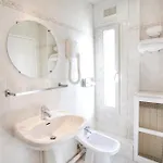 Nadaud Otel 2*
