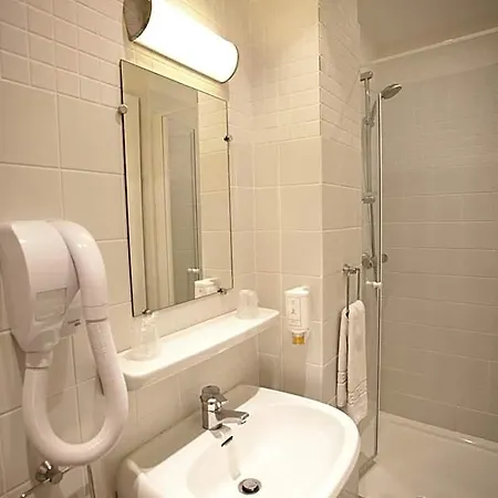 Hotel Nadaud 2*